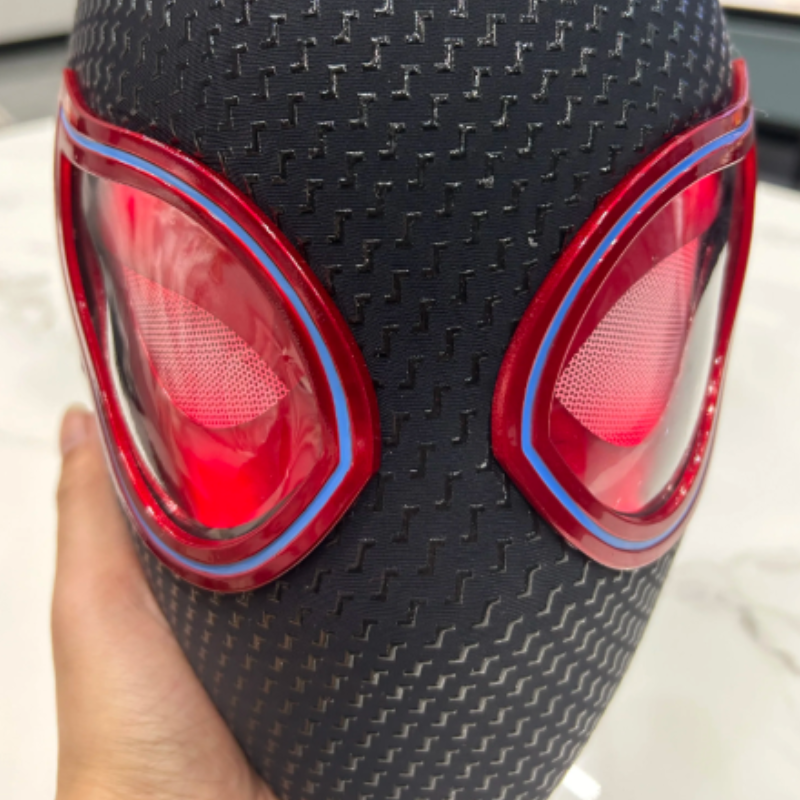 Mascara de Spiderman Miles Morales con luces y ojos móviles