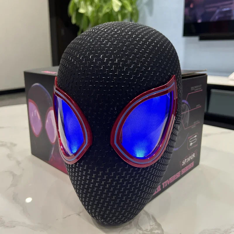 Mascara de Spiderman Miles Morales con luces y ojos móviles