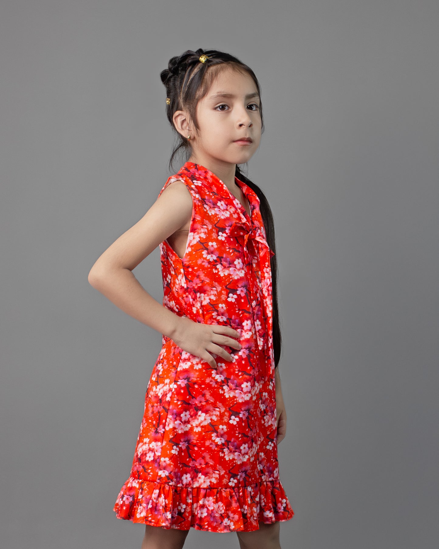 Vestido floreado con mangas desplegable